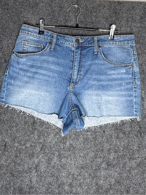 Universal Thread Cut Off Shorts NWOT Size 14